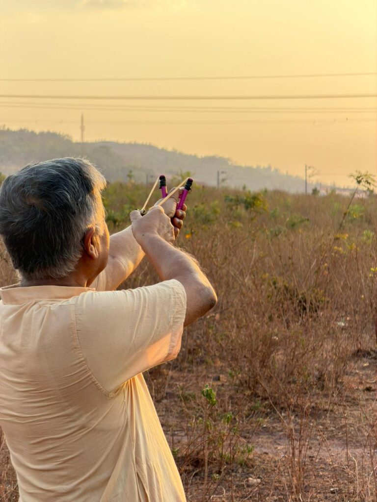 शहीद अस्पताल की अनूठी पहल, प्रसूताओं को दिए मुनगा के पौधे, 1200 सीड बम से बोई हरियाली की उम्मीद whatsapp image 2026 06 06 at 7.37.56 am