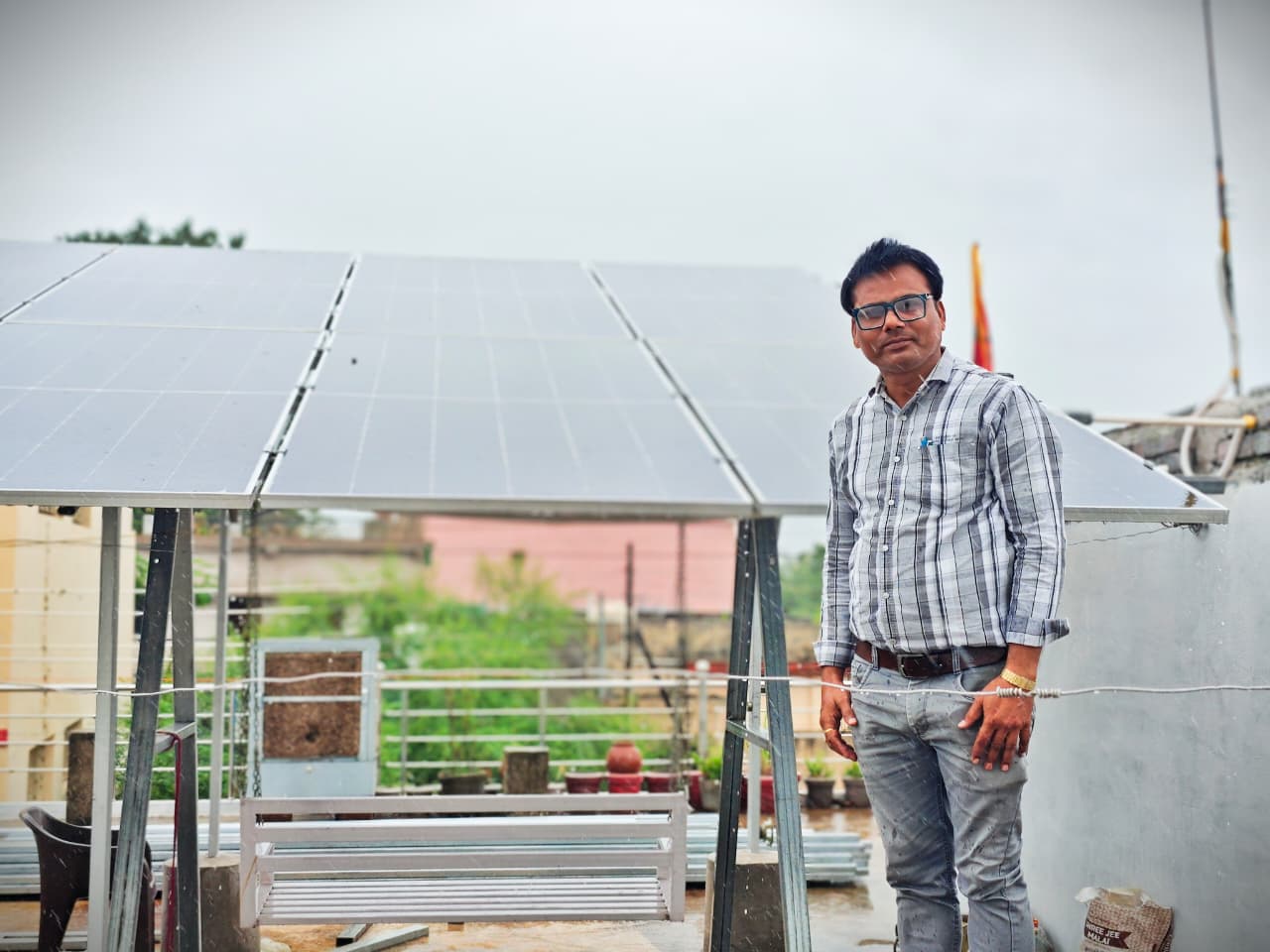 बचत का 'मास्टरस्ट्रोक'! दूर हुआ बिल का झंझट! सूर्य घर योजना ने बदली महेश की किस्मत whatsapp image 2026 07 21 at 4.34.07 pm